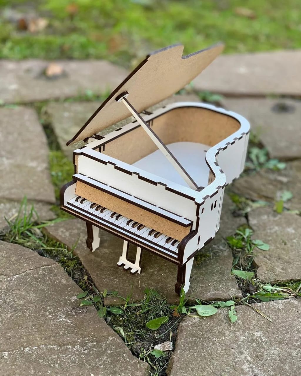 Wooden Miniature Grand Piano – A Beautiful Craftsmanship